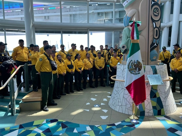 México envió a Canadá un segundo contingente de combatientes de incendios y dos técnicos para apoyar en la sofocación de los incendios forestales que afectan a ese país, el 5 de julio de 2023. Foto tomada de Twitter @SRE_mx