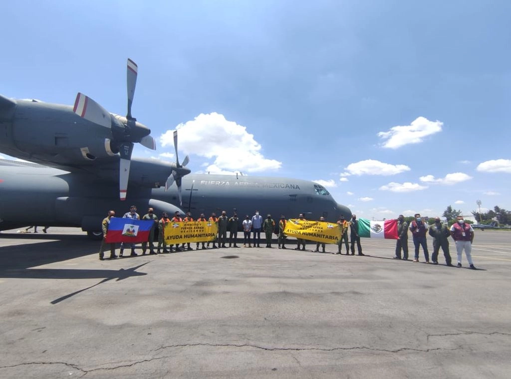 México envió un vuelo en apoyo a la población de Haití con medicamentos y víveres, informó el canciller Marcelo Ebrard. Foto cortesía de la SRE 