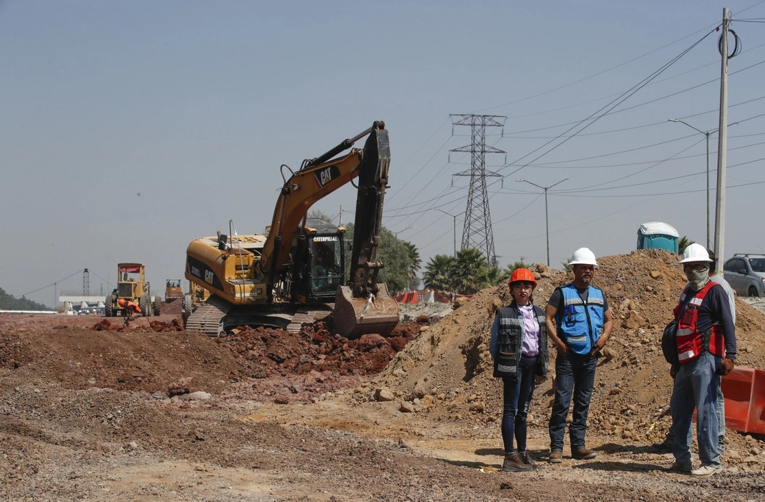 Ingenieros que participaron en la construcción del AIFA, se sumarán al proyecto del Tren Maya. Foto Víctor Camacho/Archivo