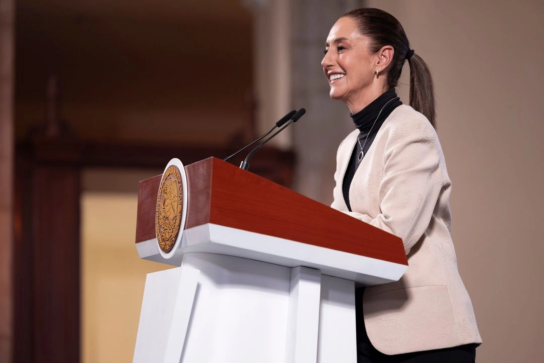La presidenta Claudia Sheinbaum Pardo informó en la conferencia matutina que enviará a Washington una nota diplomática, pues el funcionario estadunidense seguramente no está informado que existe coordinación y colaboración entre los dos gobiernos en materia de seguridad. Foto 