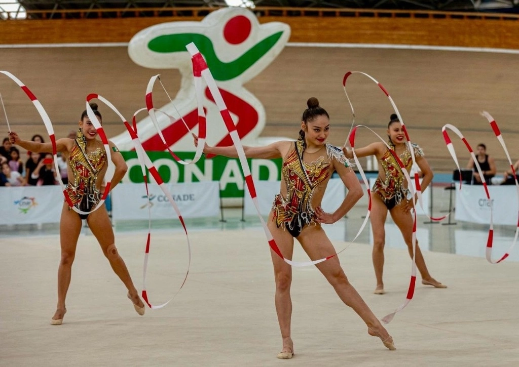 El seleccionado mexicano de gimnasia rítmica ganaron el segundo puesto en la prueba de ejercicio mixto en el Grand Prix que se realiza en Thais, Francia. Foto Tomada de X @CONADE