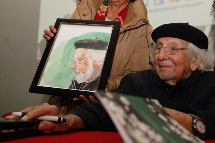 El poeta Ernesto Cardenal, durante la presentación del libro ‘Canto a México’, en el Centro Cultural Bella Época, en diciembre pasado. Foto Roberto García Ortiz 