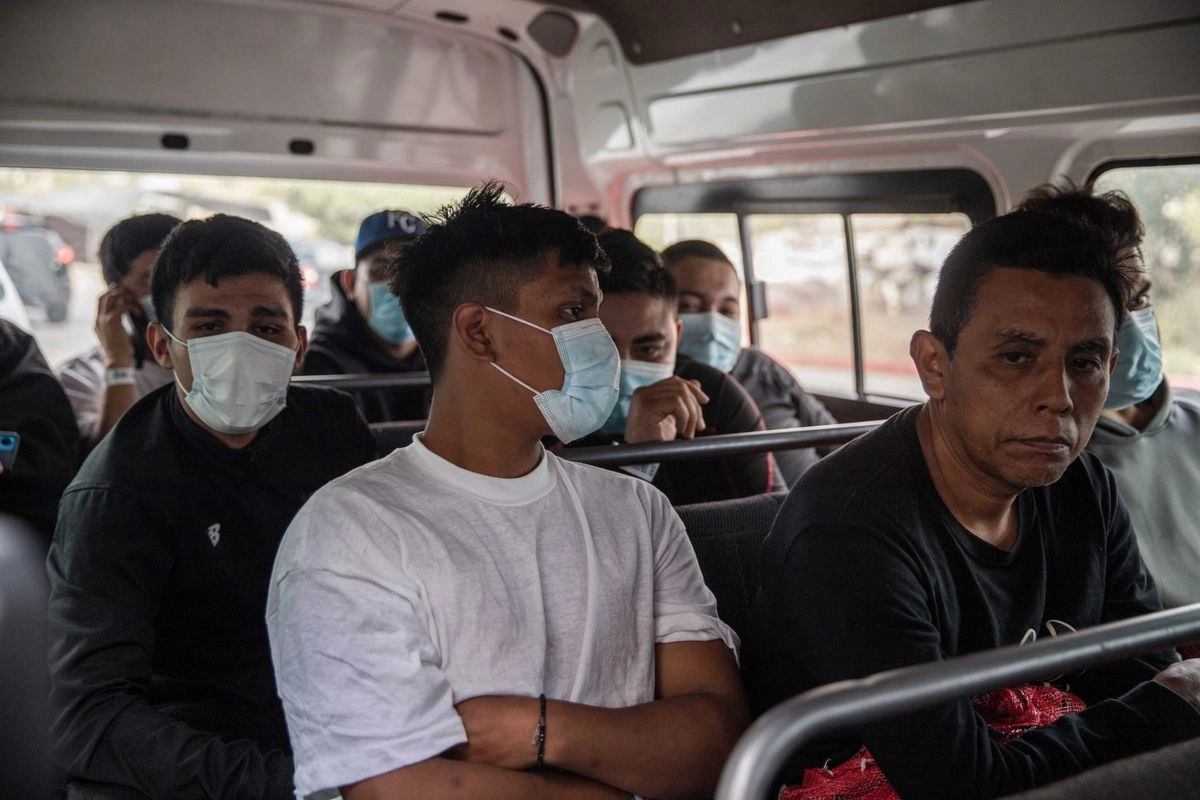 Una encuesta del Pew Research Center revela que 42 por ciento de adultos hispanos en EU teme que ellos o algún conocido puedan ser deportados. Foto 