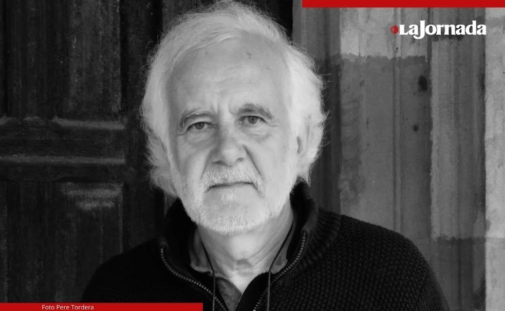 En el nuevo libro del escritor Ramón Andrés se recrean 52 cuadros protagonizados por personas que afinan instrumentos musicales, con el fin de describir o constatar la confabulación entre música y pintura. Foto
