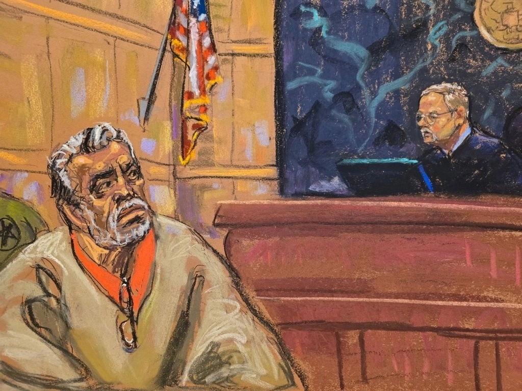 Ismael 'El Mayo' Zambada acudió al Tribunal de Distrito del Este de Nueva York vestido con el uniforme de reo café claro y escuchó sin mostrar emociones los detalles sobre su proceso, en preparación para un posible juicio. La imagen, de archivo. Foto Court Art / Jane Rosenberg