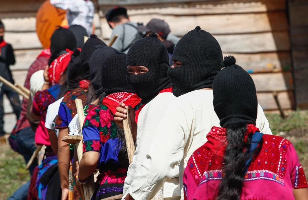 En el Caracol Resistencia y Rebeldía: un Nuevo Horizonte, en la comunidad de Dolores Hidalgo, municipio de Ocosingo, integrantes del EZLN a 30 años de su levantamiento armado. Foto Víctor Camacho