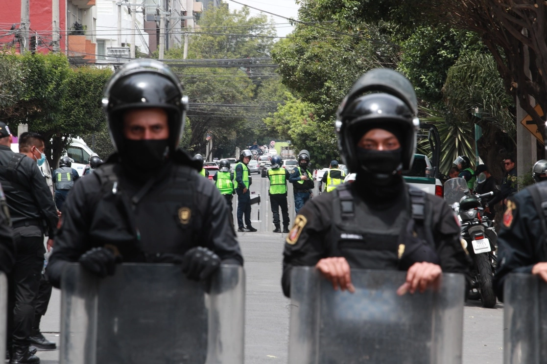 El contexto que determina la profesionalización ingente de quienes asumen cargos como responsables en materia de seguridad, arroja cifras como el índice de Incidencia Delictiva emitido por el Secretariado Ejecutivo del Sistema Nacional de Seguridad Pública, que reportó que en 2021 se cometieron un millón 871 mil 808 delitos de fuero común en México. Foto Alfredo Domínguez / Archivo