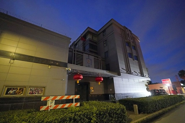 El consulado de China en Houston, cerrado por Estados Unidos, en imagen del 22 de julio de 2020. Foto Ap