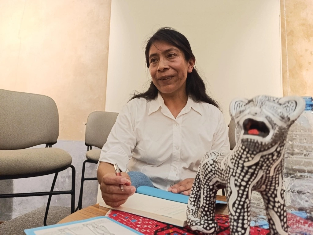 Ruperta Bautista es la primera mujer de pueblos originarios que escribe una novela. Foto Elio Henríquez