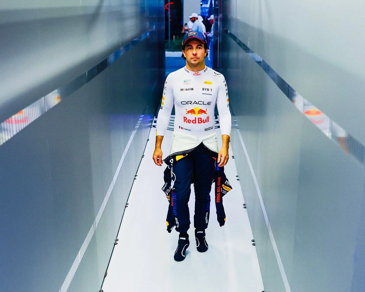 Según el sitio especializado AutoEvolution, la escudería y 'Checo' ya tienen un acuerdo para convertirlo en su piloto principal la próxima temporada. 