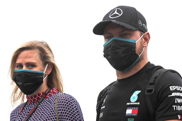 "Estoy en la pelea por el título este año y quedarme en Mercedes me coloca en la mejor posición posible para competir por la próxima temporada también", señaló el piloto. Foto Ap