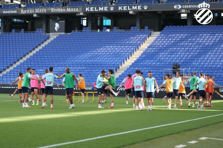 El Espanyol de Barcelona durante su último entrenamiento previo al duelo ante el Real Madrid. Foto Twitter @RCDEspanyol 