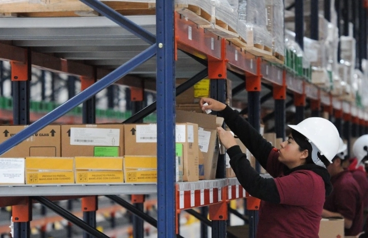 La promesa es ambiciosa: alcanzar “soberanía” farmacéutica mediante sustitución de importaciones y fortalecimiento del sector industrial, pero el entusiasmo no sustituye al diseño. Foto 