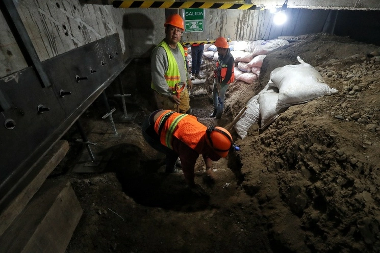 Obras de rehabilitación de la Terminal 2 del AICM. Foto Marco Peláez/ archivo