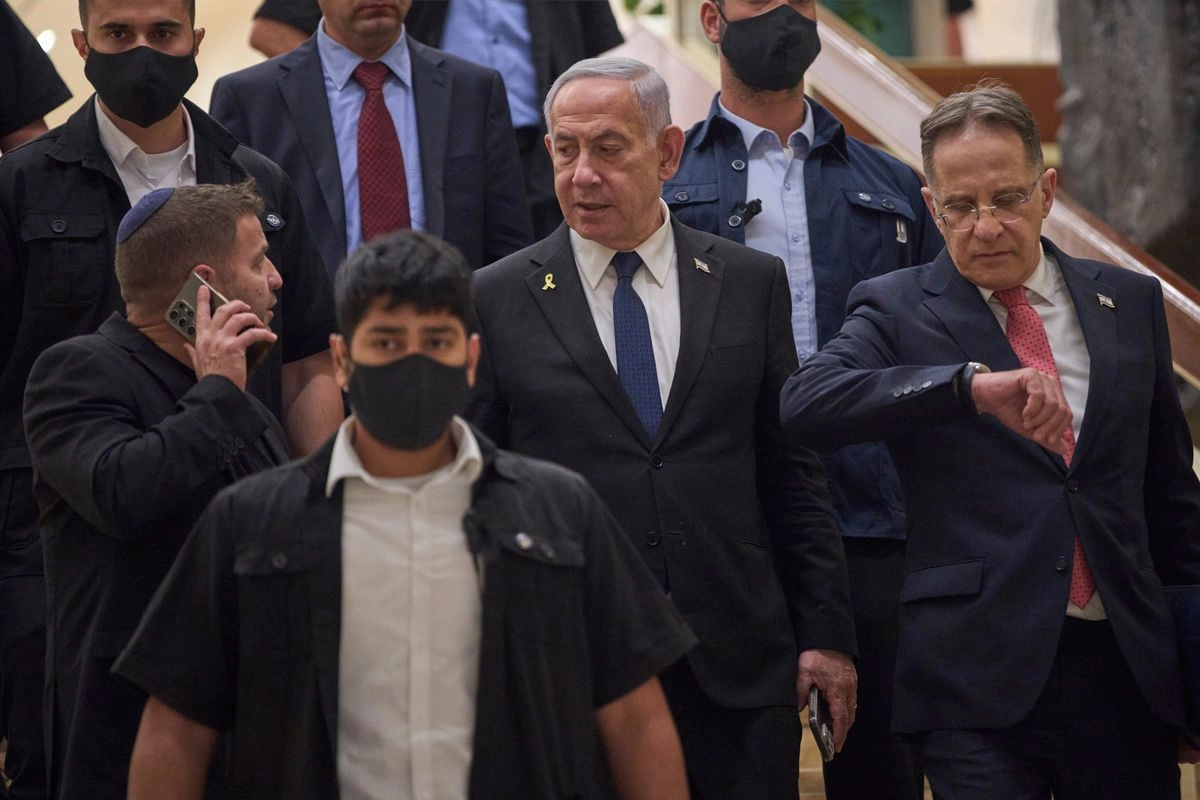 El primer ministro Benjamín Netanyahu llega a su despacho en el parlamento israelí, en Jerusalén, el 14 de julio de 2025. Foto 