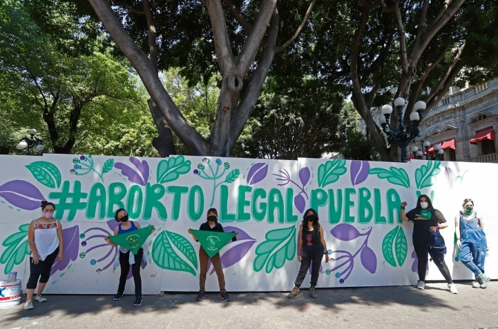 La Corte resolvió por unanimidad de 10 votos, la contradicción de criterios 110/2024, entre tribunales colegiados de Sinaloa, Chihuahua y Puebla, en la que cuestionó si los estados están obligados a brindar el servicio para la interrupción del embarazo voluntario, una vez que la Corte despenalizó esta práctica en septiembre del 2021. Foto Cuartoscuro / archivo 