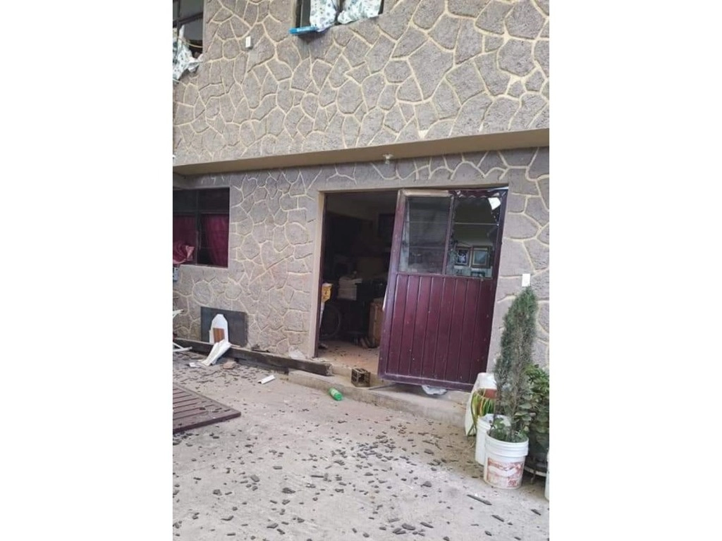La vivienda resultó con diversos daños por la explosión. Foto 'La Jornada'
