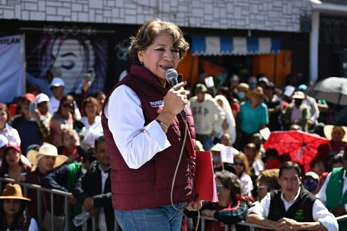 La precandidata de Morena, Delfina Gómez en uno de los actos proselitistas. Foto La Jornada