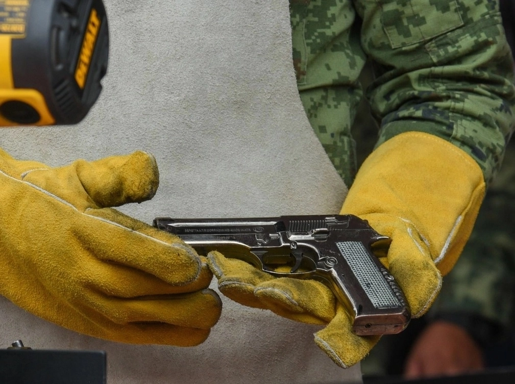 En 2022 había un total de 2 mil 571 licencias individuales de particulares para portar armas en todo el país. Foto Cuartoscuro / archivo
