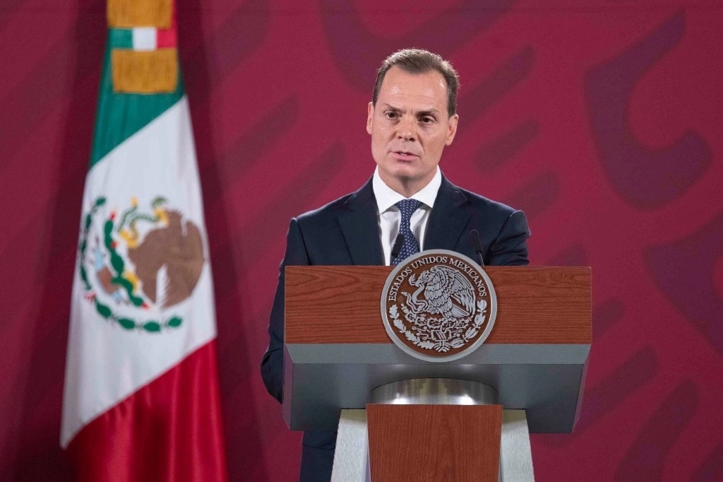 Olegario Vázquez Aldir, director ejecutivo de Grupo Empresarial Ángeles, es hasta ahora el único empresario con quien ya se llegó a un acuerdo para la compra-venta de unos hospitales. Aquí, durante una participación que tuvo durante una conferencia presidencial. Foto Cuartoscuro / Archivo