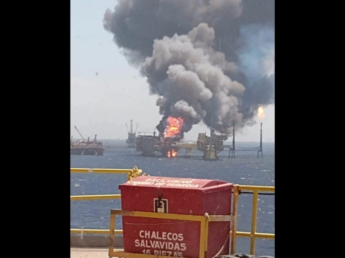 El fuego se produjo el 23 de agosto en el complejo Ku-Maloob-Zaap, ubicado en el Golfo de México frente a Campeche. Foto Lorenzo Chim

