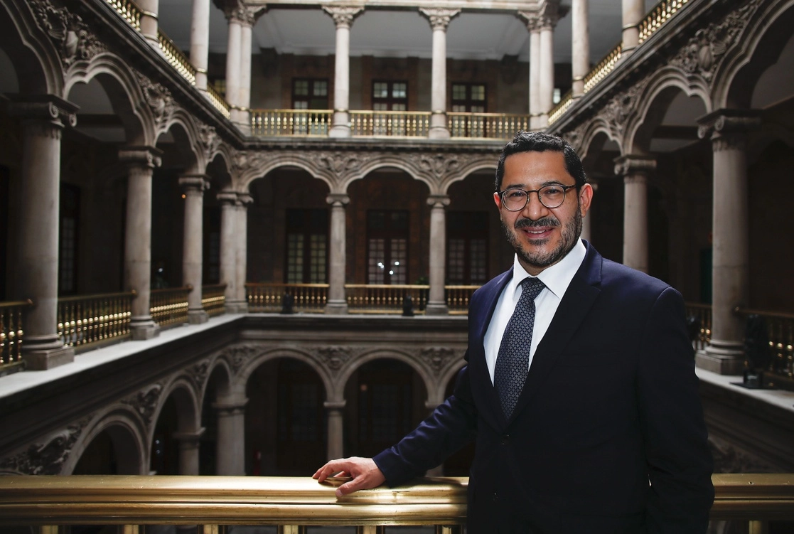 Martí Batres, en las oficinas del Gobierno de la Ciudad de México. Foto Víctor Camacho