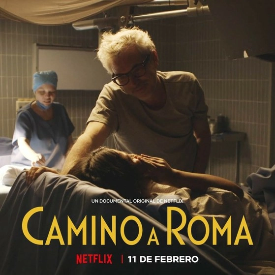 ‘Camino a Roma’ muestra el detrás de cámara de la película y contiene una entrevista íntima con el cineasta mexicano