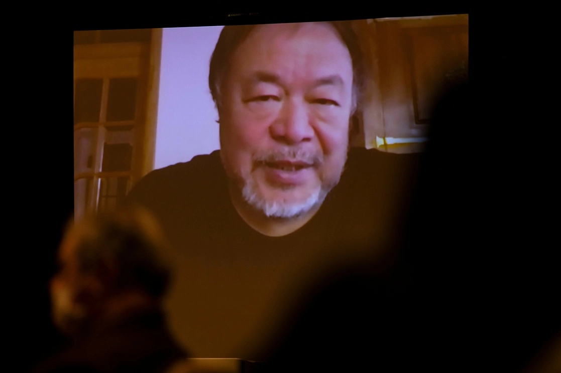 El artista y activista Ai Weiwei, se ha visto obligado a buscar espectadores en internet para su documental ‘Coronation’. Foto Ap