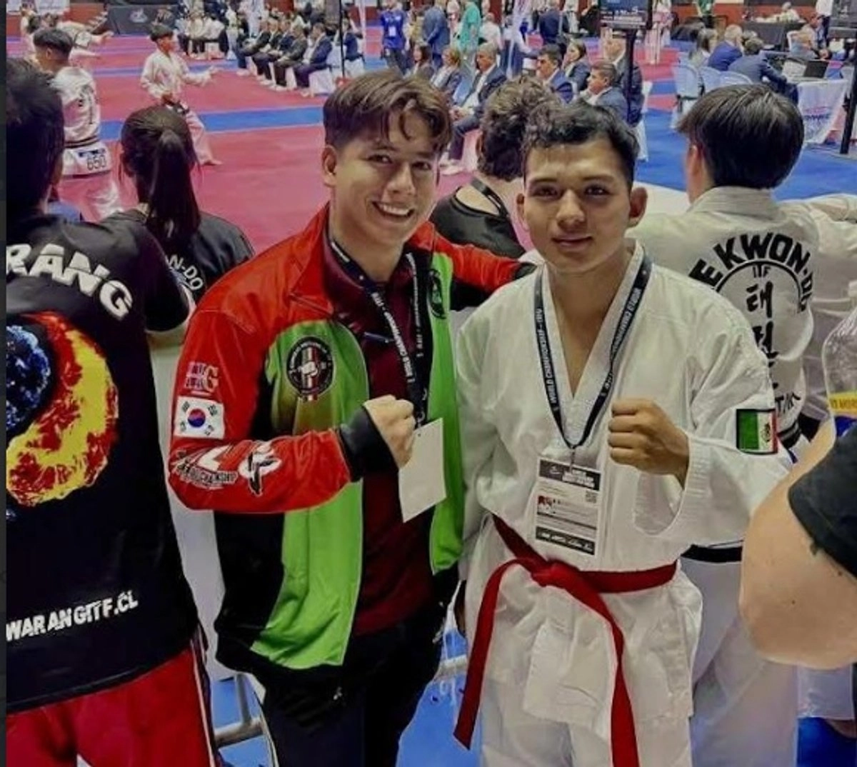 El mexicano José Antonio Tovar Lara (der) durante el Campeonato Mundial de Taekwondo. Foto 