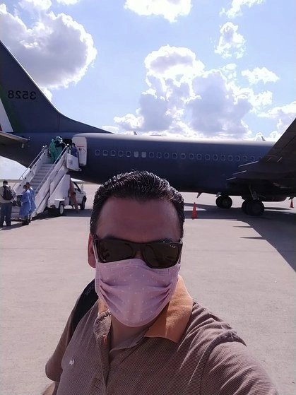 Vuelo humanitario que trajo a Nicolás Guzmán Ordáz de regreso a México, para poder llegar a su hogar en Ixtaltepec, Oaxaca. Foto La Jornada