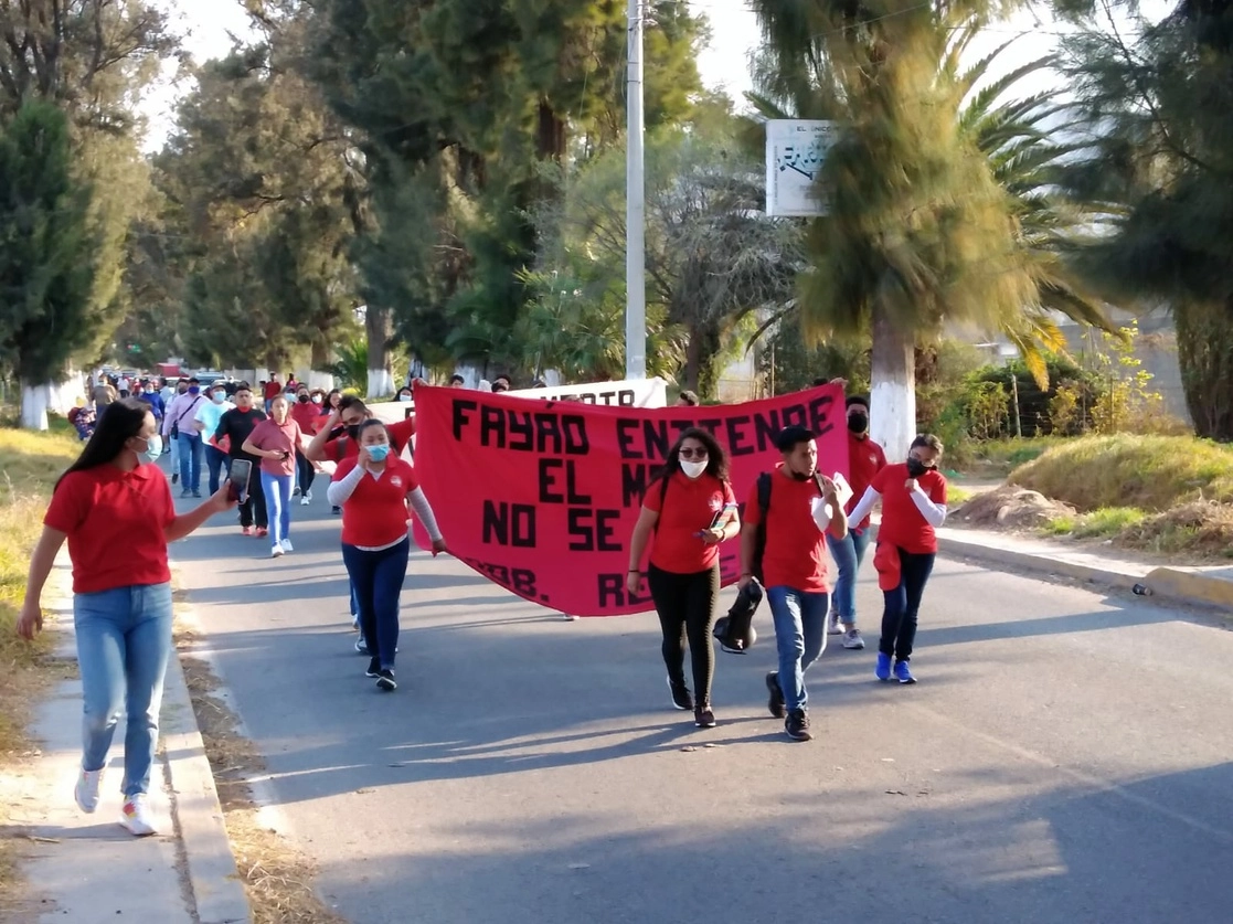Estudiantes de la Normal durante la marcha. Foto 'La Jornada'