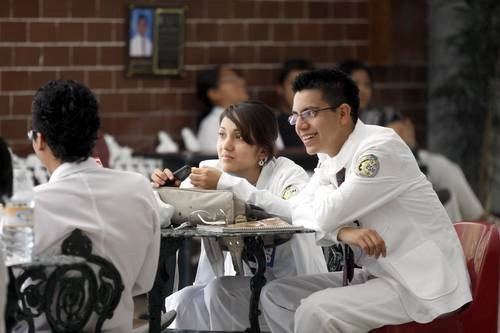 Estudiantes de la Escuela Superior de Medicina del Instituto Politécnico Nacional, en imagen de archivo. Foto María Luisa Severiano