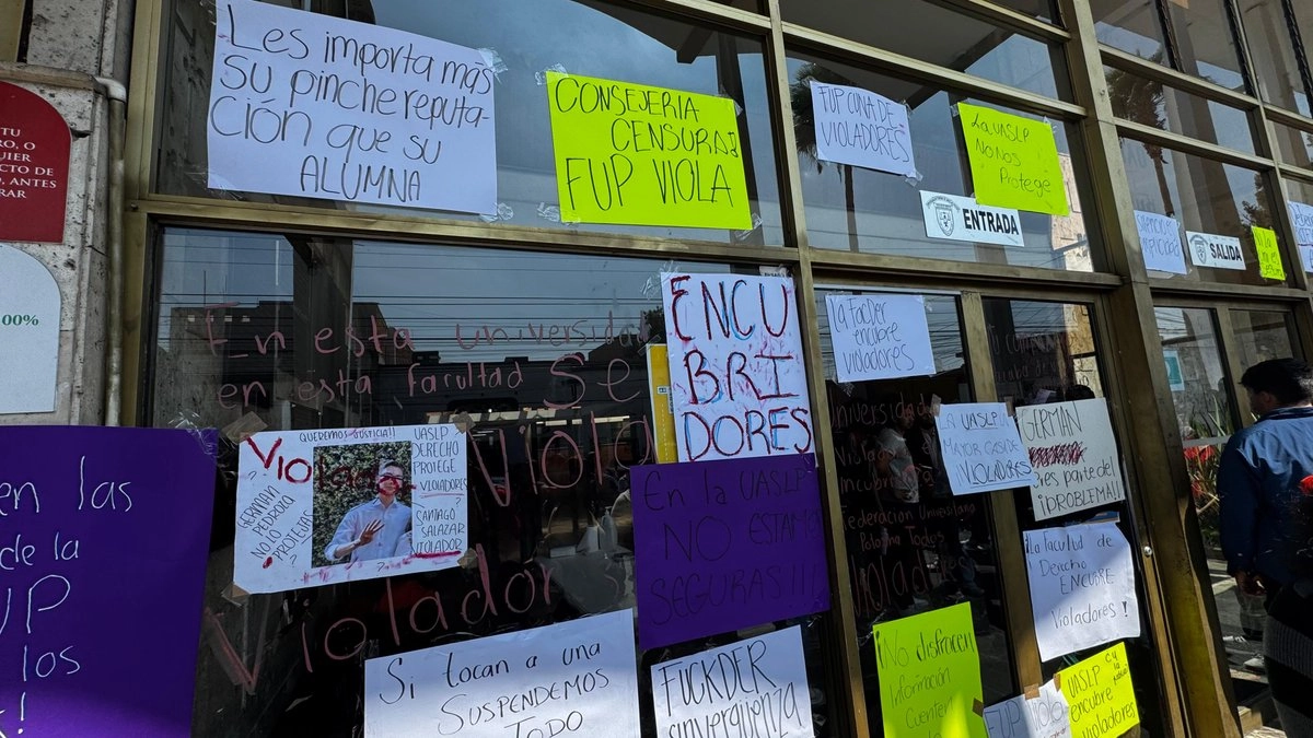 Los inconformes sostuvieron que al momento no hay acciones legales, solo diálogo con las autoridades de la Defensoría de Derechos Universitarios. Foto

