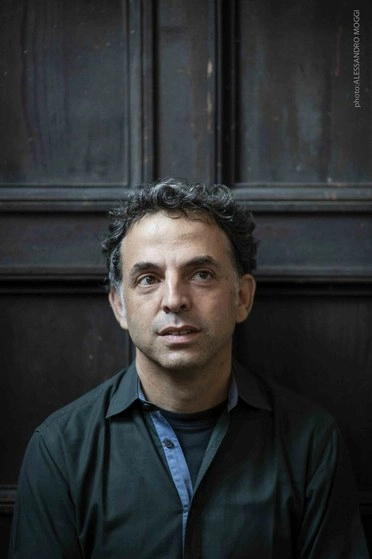 Etgar Keret creó un cuento en el que su narrador imagina su muerte por coronavirus. Foto tomada de Twitter @EdSextoPiso