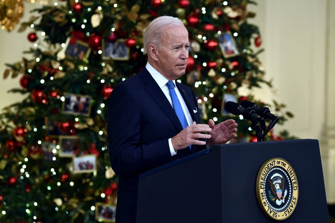 El presidente de Estados Unidos, Joe Biden, habló sobre el estado de la lucha contra la variante ómicron del coronavirus, hoy en la Casa Blanca, en Washington. Foto Afp