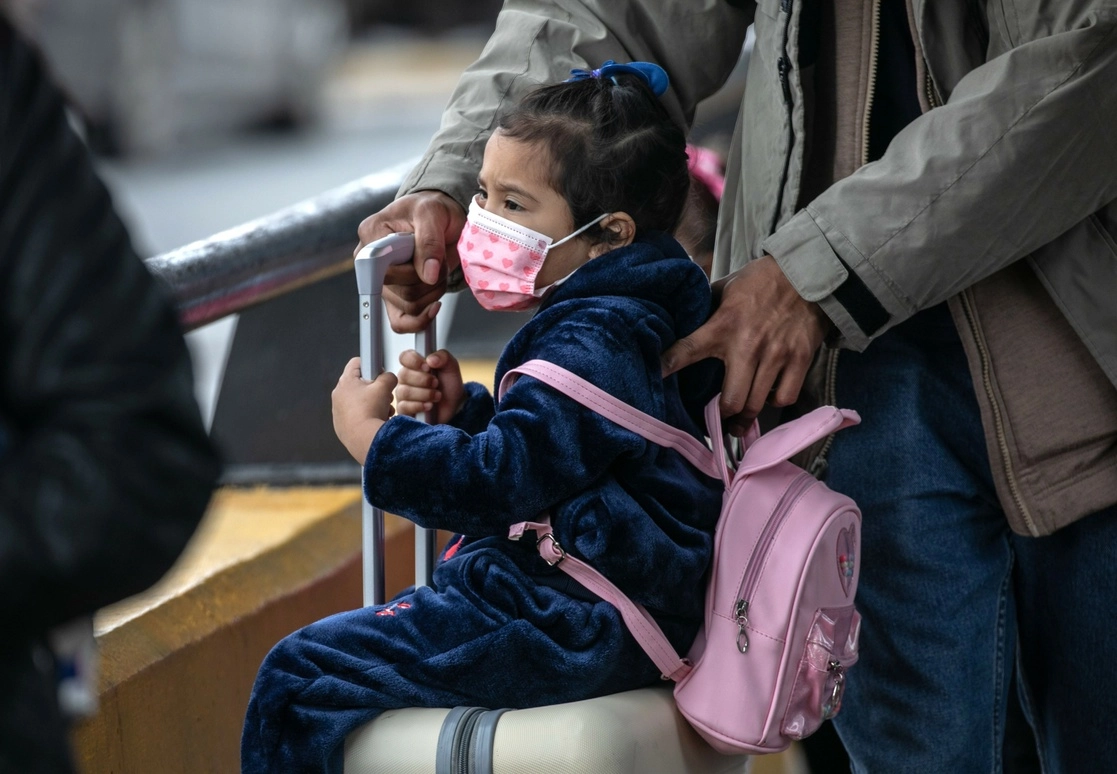 En el puente fronterizo de Matamoros, migrantes centroamericanos esperan poder ingresar a Estados Unidos. Foto John Moore/ Getty Images/ AFP