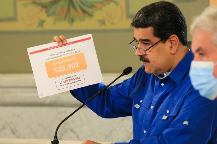 El presidente de Venezuela, Nicolás Maduro emitiendo un mensaje televisivo. Foto Afp