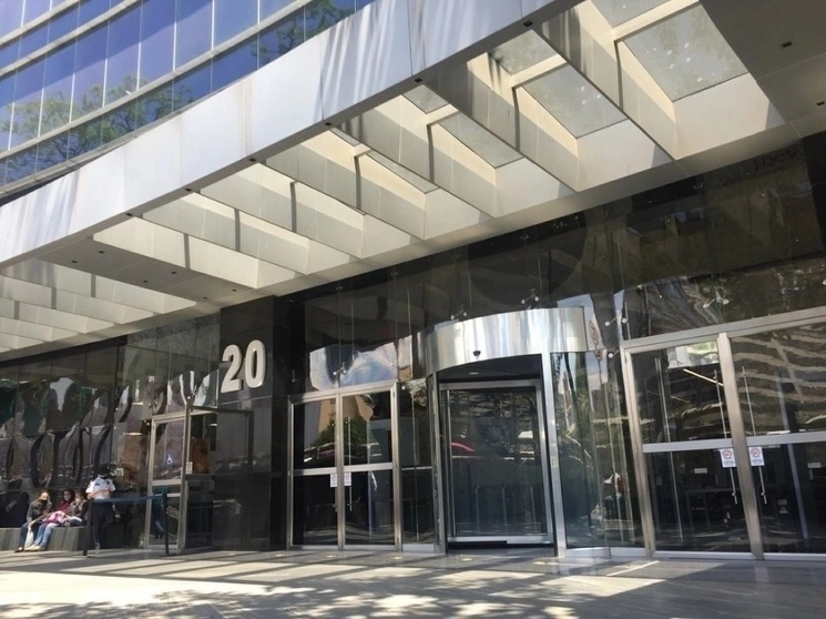 Sede de la FGR en CDMX; la dependencia mexicana gestionó la extradición desde EU de Saúl "L", presunto feminicida de su pareja sentimental. Foto Guillermo Sologuren / Archivo  