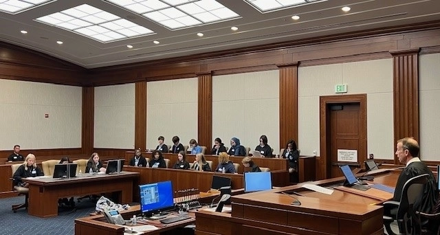 El Departamento de Justicia argumentó que nuevas salvaguardias que entrarán en vigor el lunes cumplen, y en algunos aspectos exceden, las normas establecidas en el acuerdo judicial. Foto Uscourts.gov