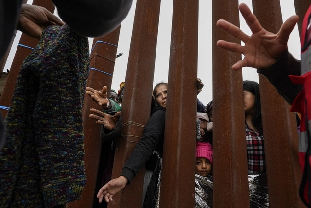 EU endurecerá los estándares con los que evalúa las peticiones de asilo. Foto Ap