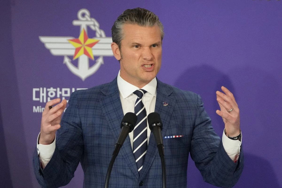 El secretario de Defensa de Estados Unidos, Pete Hegseth, habla durante una conferencia de prensa este 4 de noviembre. Foto