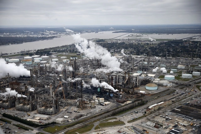 Imagen de archivo de la refinería Shell Norco, en Nueva Orleas, Estados Unidos. Foto Ap 