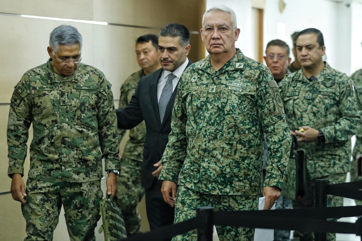 Conferencia de prensa de integrantes del gabinete de seguridad, con la presencia de Raymundo Pedro Morales (Semar), Omar García Harfuch (SSPC) y Ricardo Trevilla Trejo (Defensa).