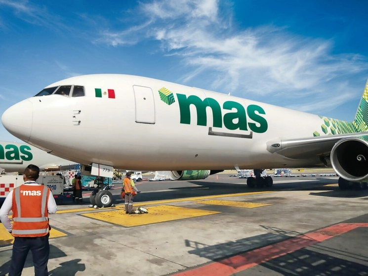 La Oficina de Representación Comercial de Estados Unidos solicitó al gobierno de México iniciar un Mecanismo Laboral de Respuesta Rápida contra la aerolínea de carga Aerotransportes Más de Carga por una supuesta denegación de derechos laborales de sus trabajadores. Foto tomada del sitio https://www.masair.com / Archivo