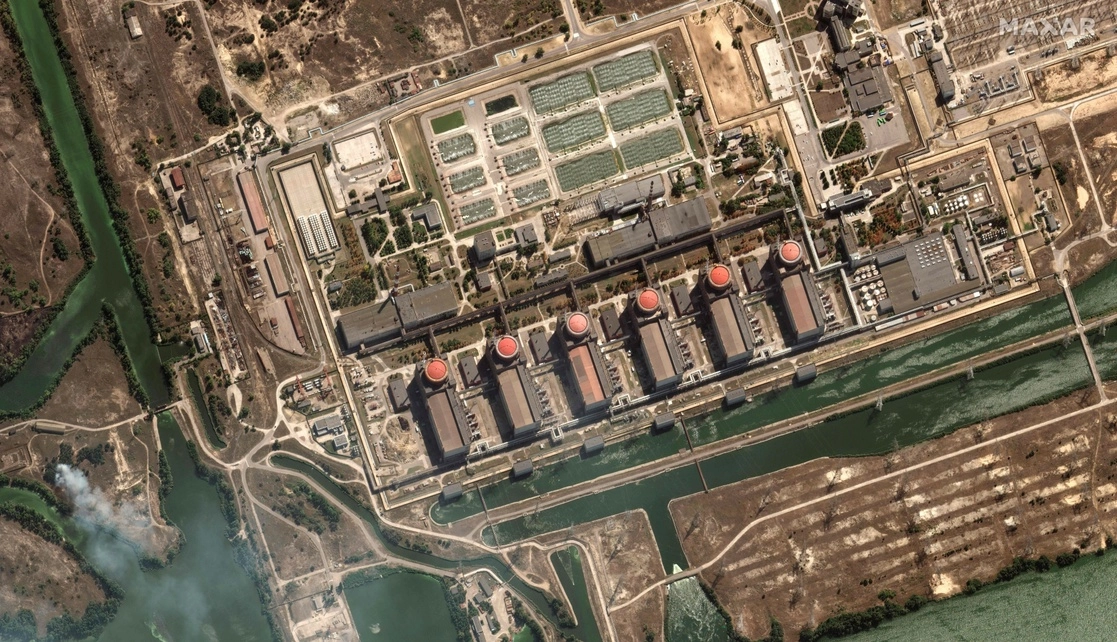 Imagen satelital que muestra la planta de energía nuclear Zaporiyia, la instalación atómica más grande de Europa, misma que ha sido ocupada por tropas rusas desde el comienzo de la guerra. La imagen, del 29 de agosto de 2022. Foto Maxar Technologies vía Afp