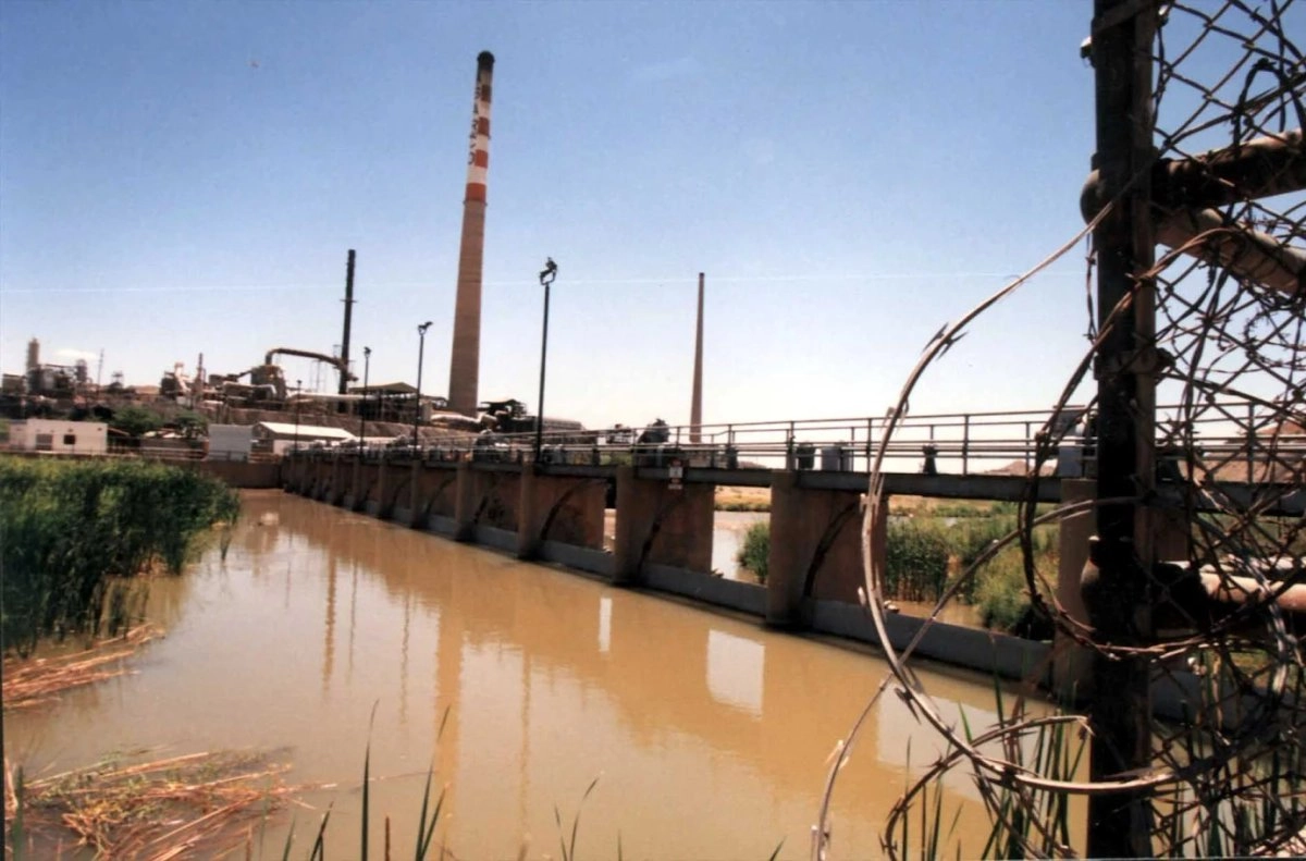Segmento del río Bravo conocido como “Las 13 compuertas”, que distribuye el agua para uso agrícola en México y EU. Foto 