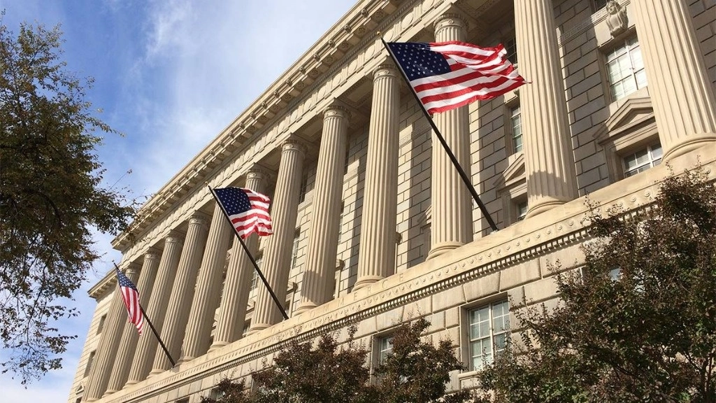 La normativa propuesta prohibiría la importación y venta de vehículos procedentes de China con software o hardware de comunicaciones clave o sistemas de conducción automatizada. Foto Facebook U.S. Department of Commerce 