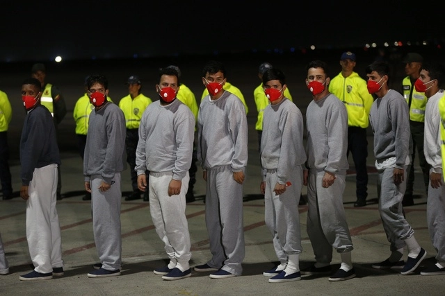 Por lo pronto los allegados a la administración de EU señalan que no hay suficientes transferidos para ampliar la capacidad de la base. Foto Ap