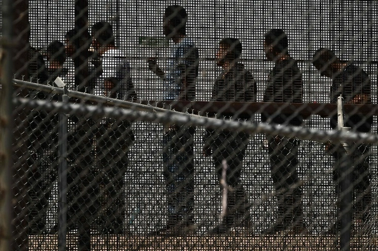 Miles de solicitantes de asilo se encuentran atrapados en ciudades fronterizas mexicanas, esperando a que se les conceda una cita para presentar una solicitud en Estados Unidos. Foto Afp / Archivo
