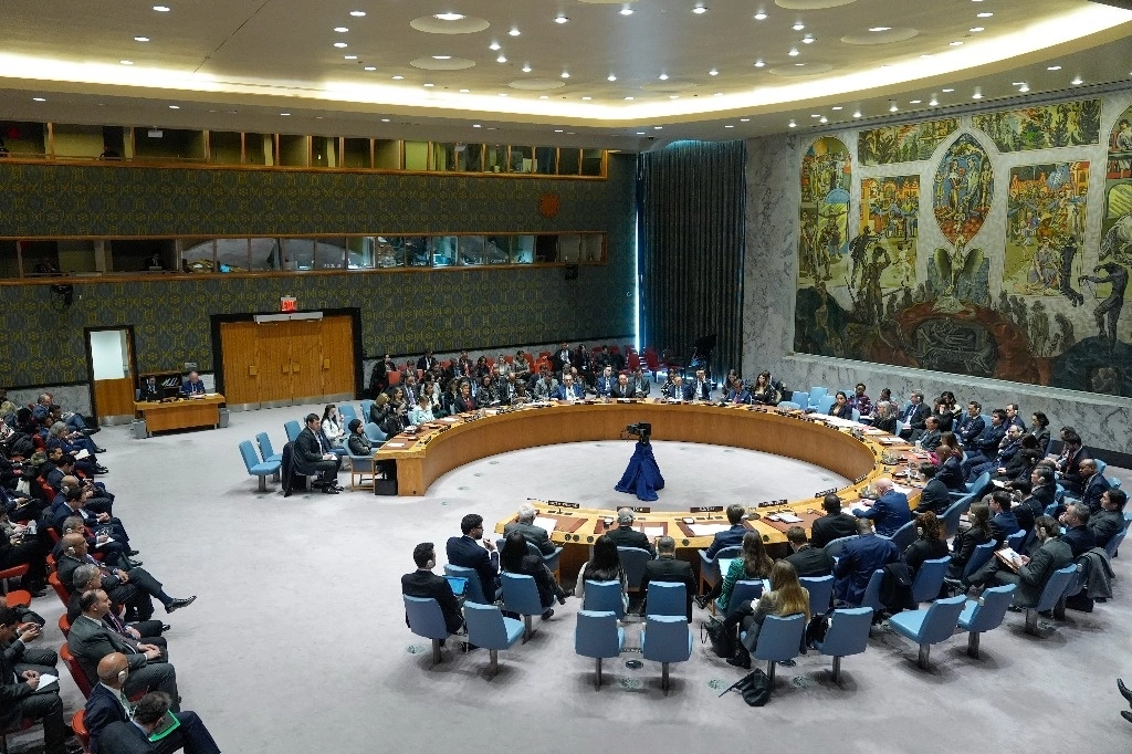 El Consejo de Seguridad se reúne antes de votar una resolución sobre un alto el fuego en Gaza, en la sede de las Naciones Unidas en Nueva York, Estados Unidos, el 20 de febrero de 2024. Foto Ap